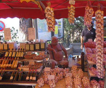 TRADITIONAL MARKET